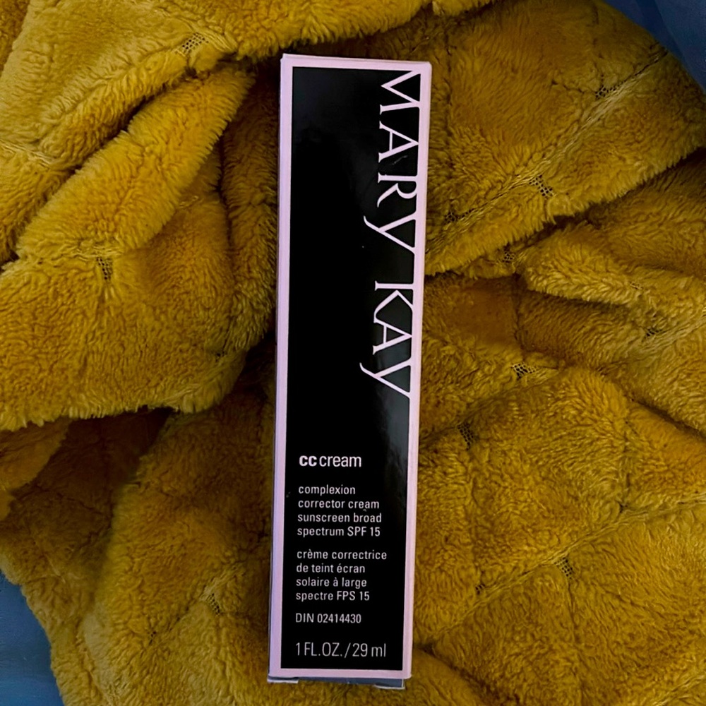 Mary Kay - Picture 2 of 4